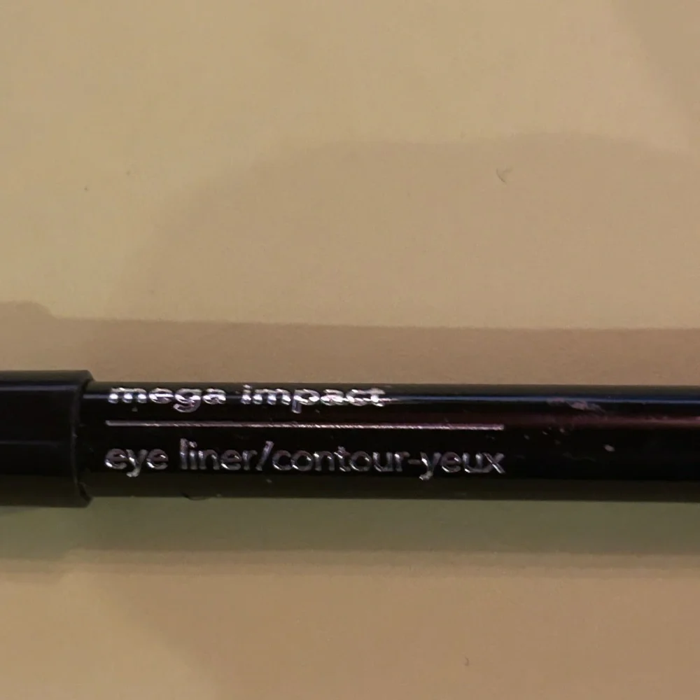 Avon Mega Impact Eyeliner Rich Copper